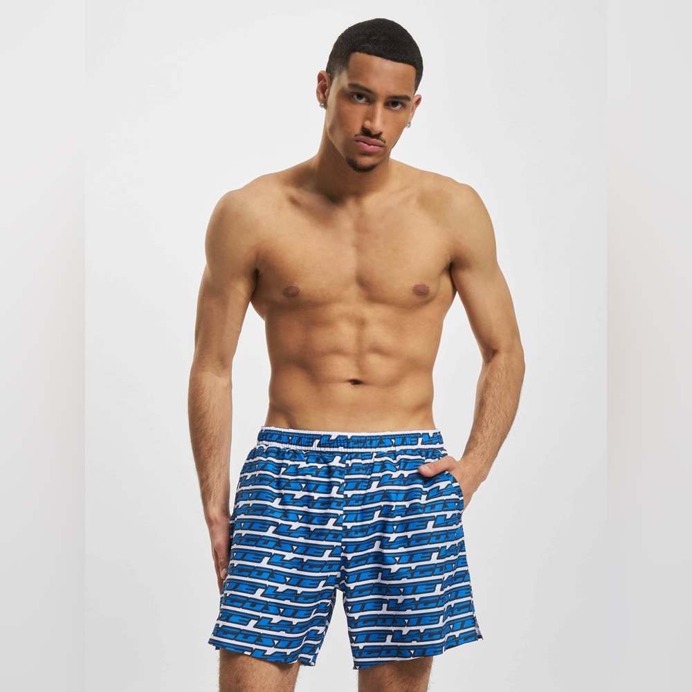 NEW| LACOSTE Lacoste Men's Swimshorts - Picture 2 of 7